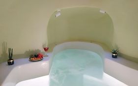 Santorini Oasis- Cave House