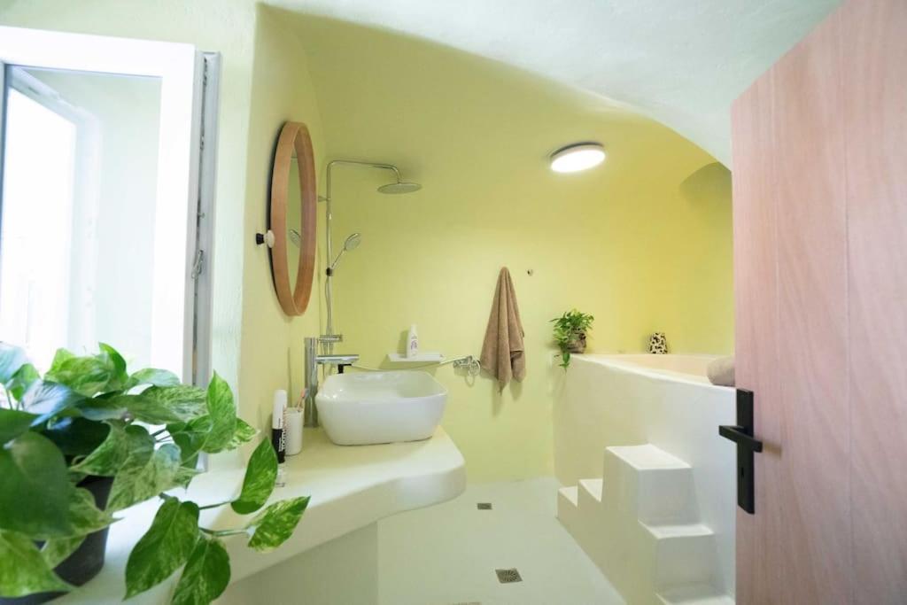 Villa Santorini Oasis- Cave House Fira  Exterior foto