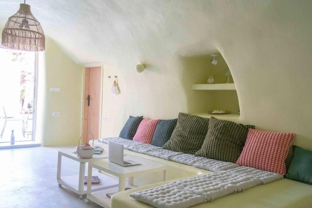 Villa Santorini Oasis- Cave House Fira  Exterior foto